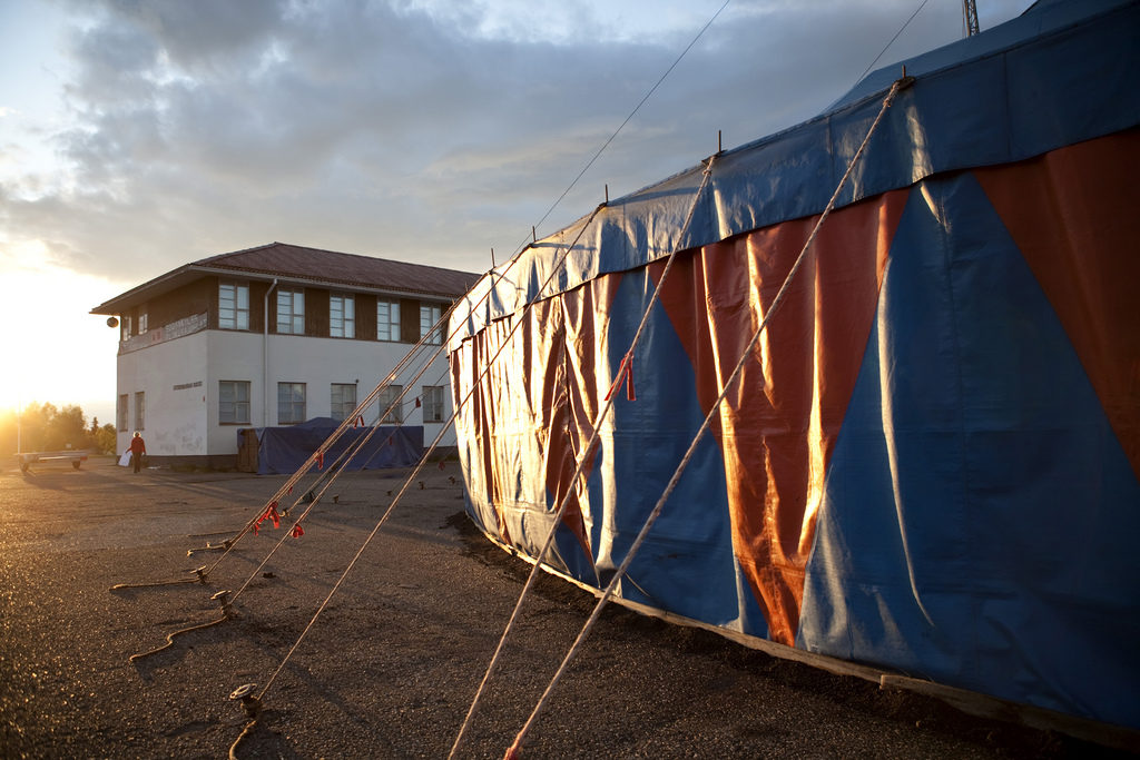Tent_in_the_midnight_sun__Jaana_Rannikko__2009